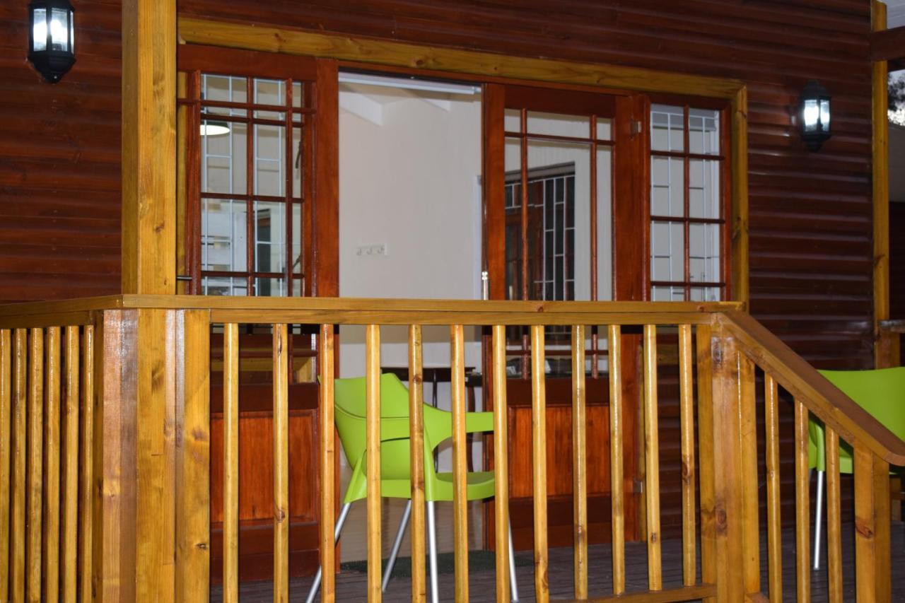Mad About Saffron Apartment Stormsrivier