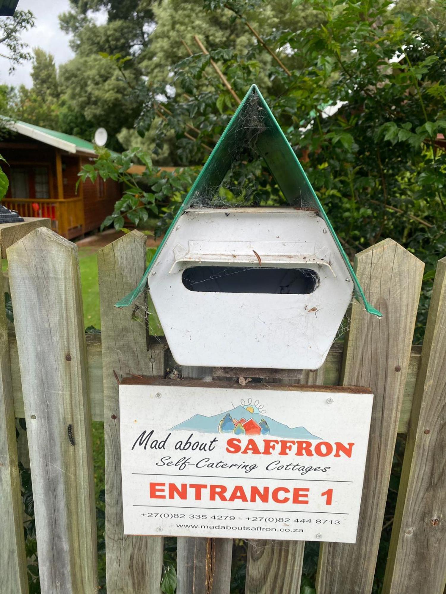 Mad About Saffron Apartment